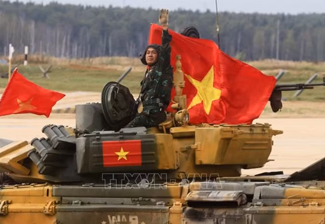 Vietnamese tank team clinched the Gold Medal in Division 2 of the “Tank Biathlon” competition of the Army Games 2020.