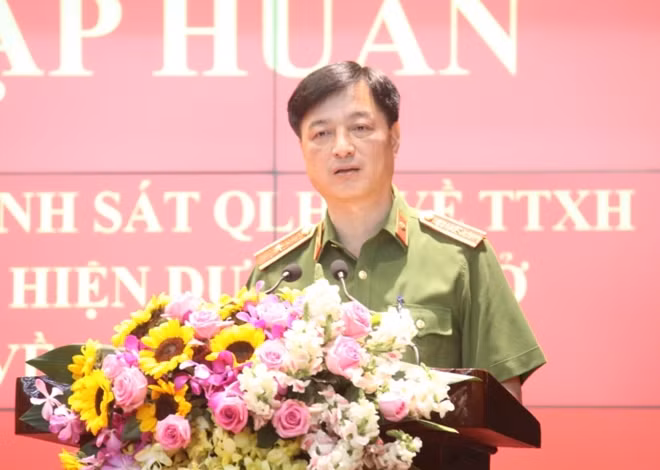 Major General Nguyen Duy Ngoc, Deputy Minister of Public Security, speaks at the event.