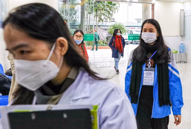 A volunteer at the Military Medical University. A volunteer at the Military Medical University.