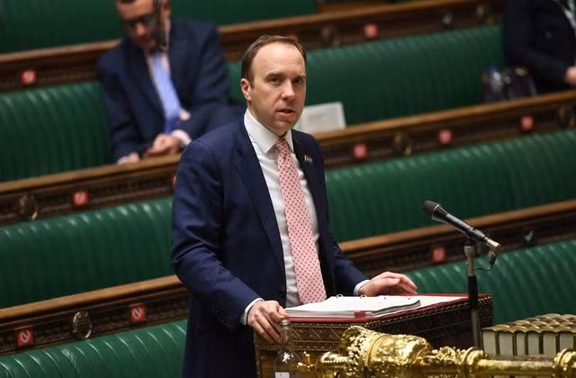 UK needs tougher restrictions to tackle coronavirus, health minister says ảnh 1