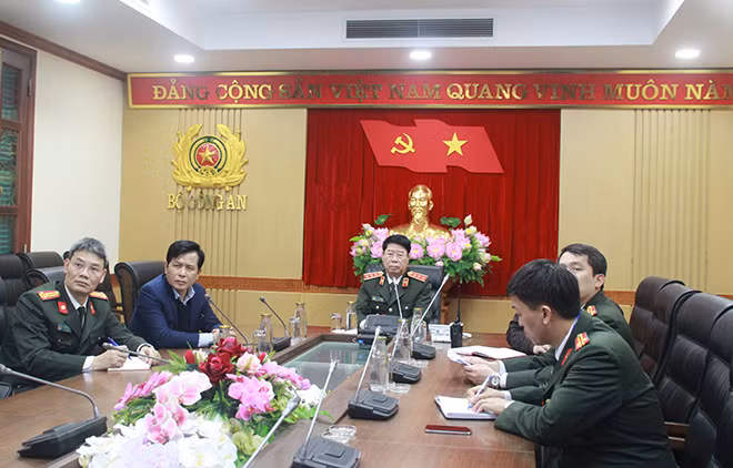 Deputy Minister Bui Van Nam inspect command center for security of 13th National Party Congress ảnh 1 Deputy Minister Bui Van Nam inspect command center for security of 13th National Party Congress ảnh 1