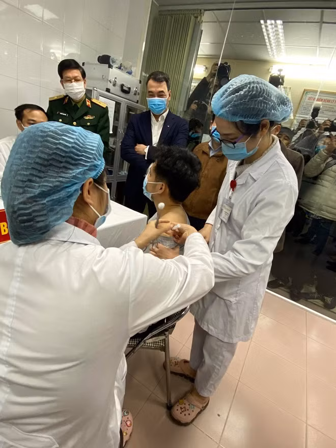 A man is injected with Nanocovax, the first made-in-Vietnam COVID-19. A man is injected with Nanocovax, the first made-in-Vietnam COVID-19.