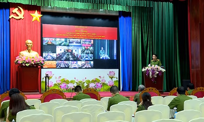 Deputy Minister Le Quoc Hung speaks at the event.