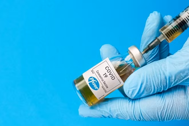 Pfizer has pledged to provide Vietnam with 20 million doses of COVID-19 vaccine for children aged 12-18 in the fourth quarter. Photo: CNN