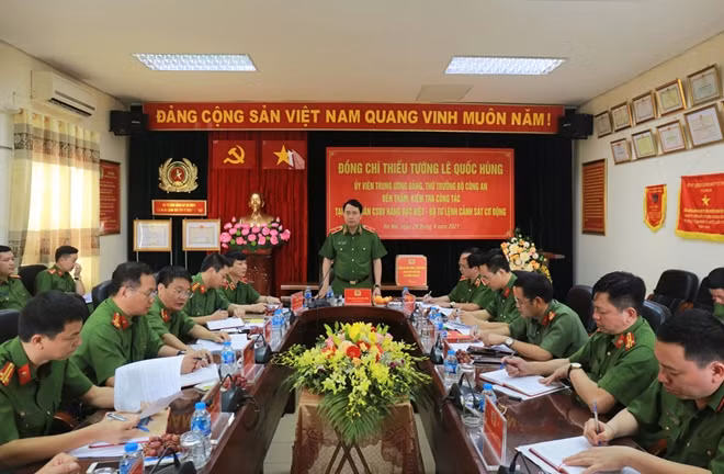 Deputy Minister Le Quoc Hung speaks at the event.