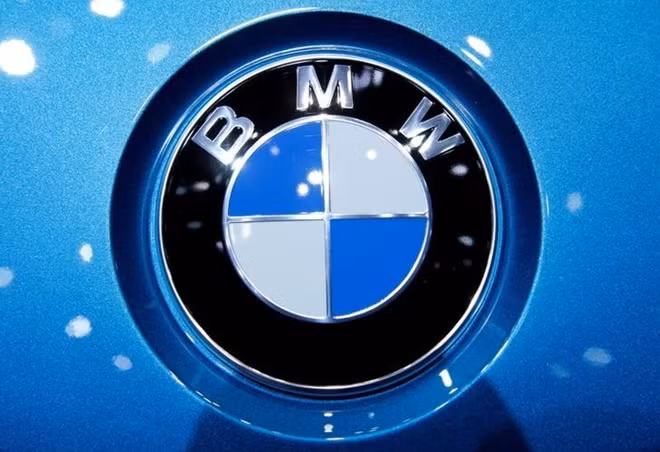 A BMW logo on a car at the 87th International Motor Show at Palexpo in Geneva, Switzerland, March 7, 2017. REUTERS/Denis Balibouse/File Photo
