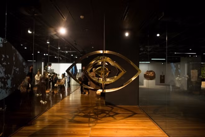 The Show Window has a total length of 17 metres and is designed after international standards, with the aim of displaying installation art, sculpture, performance and video.