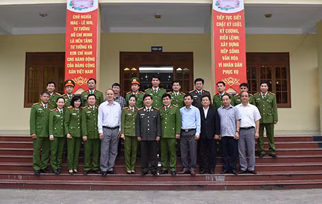 Participants at the working session.