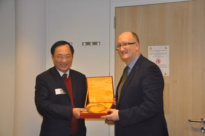 Deputy Minister Nguyen Van Thanh and Director of Southeast Asian Affairs David Daly Deputy Minister Nguyen Van Thanh and Director of Southeast Asian Affairs David Daly