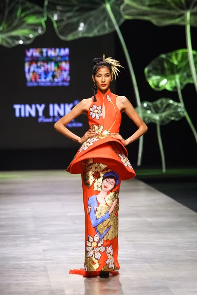 Vibrant: A model wears a design by Hoang Quyen, owner of Tiny Ink, during Spring/Summer International Fashion Week in April. — Photo courtesy of the organiser
