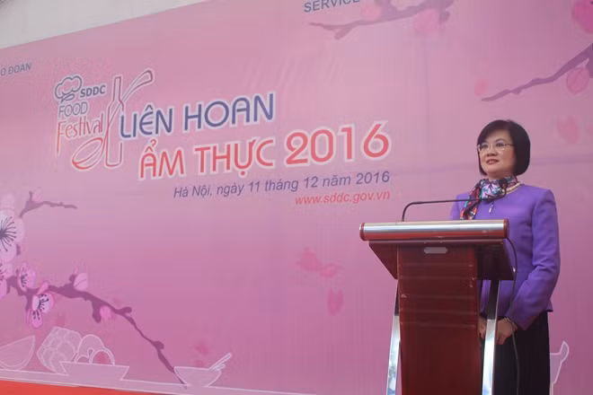 Mrs. Nguyen Nguyet Nga, Ambassador and spouse of the Deputy Prime Minister, Minister of Foreign Affairs Pham Binh Minh.