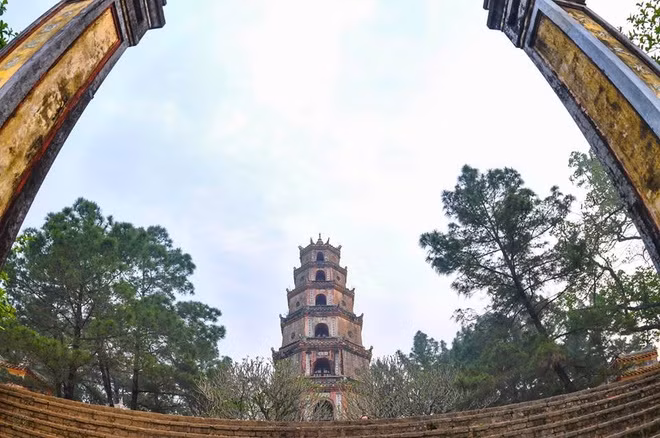 Thien Mu Pagoda in Hue. Photo by VnExpress/Thien Dinh Phan