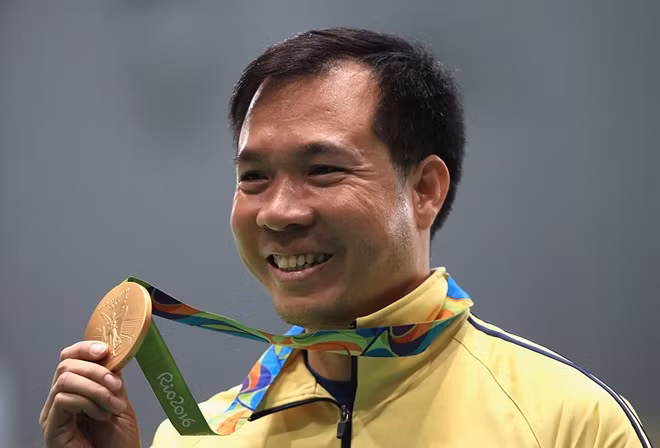 Hoang Xuan Vinh won the gold medal at the Olympics 2016 Hoang Xuan Vinh won the gold medal at the Olympics 2016