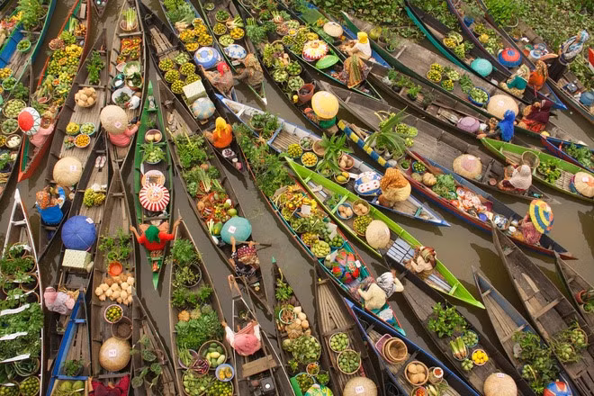 ‘Floating market, Malaysia by Antonius Andre Tjiu’ comes third in Travel category. ‘Floating market, Malaysia by Antonius Andre Tjiu’ comes third in Travel category.