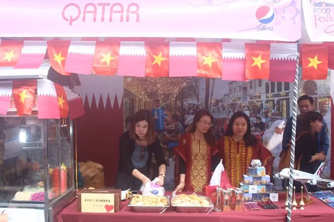 Stand of Qatar Embassy with Lamp Kebab and other souvenirs