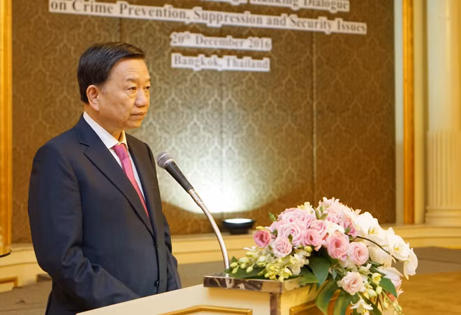 Senior Lieutenant General To Lam, Minister of Public Security speaking at the dialogue