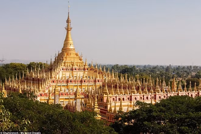 Thambuddhei Paya Pagoda in Monywa, Myanmar
