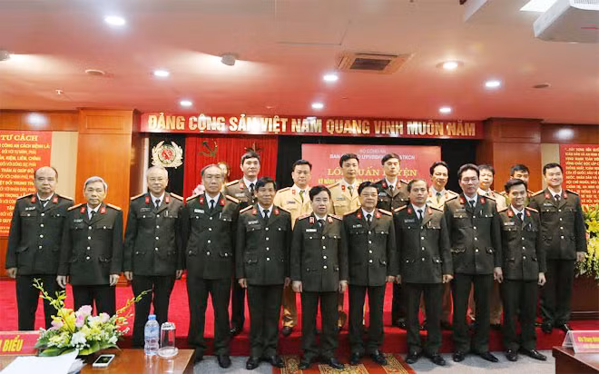 Trainees at training course