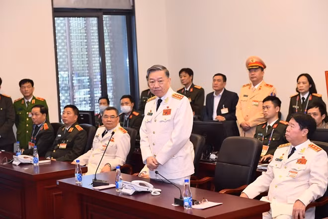 Minister To Lam checks security readiness at Party Congress venue