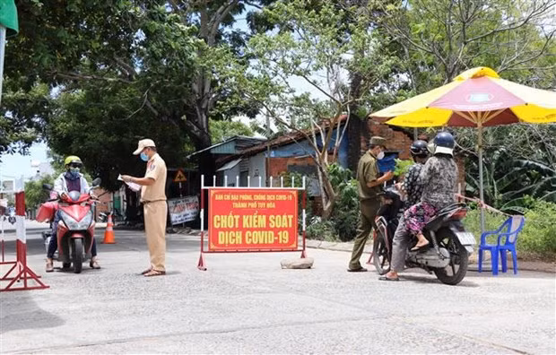 At a checkpoint in Tuy Hoa city, Phu Yen district (Photo: VNA)