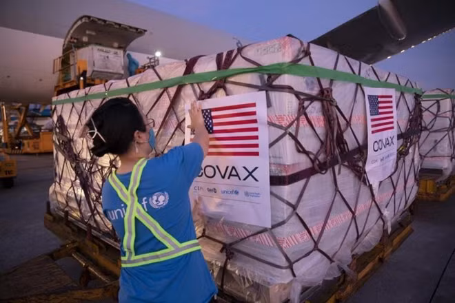 The US-donated Moderna vaccine shipments are channelled through COVAX. (Photo: UNICEF)