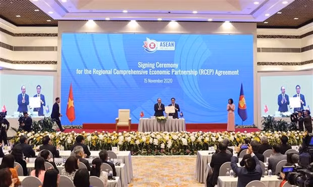 At the signing ceremony in Hanoi (Photo: VNA)