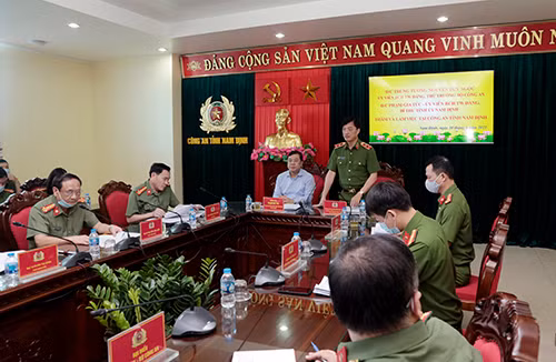 Deputy Minister Nguyen Duy Ngoc speaks at the meeting. Deputy Minister Nguyen Duy Ngoc speaks at the meeting.