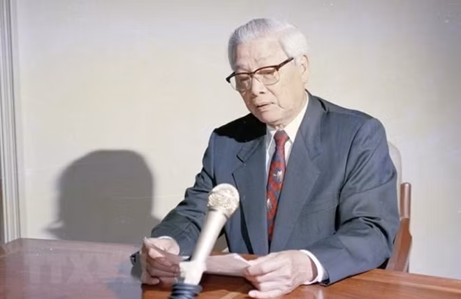The following day, July 12, Vietnamese Prime Minister Vo Van Kiet announced the beginning of Vietnam – US relation.