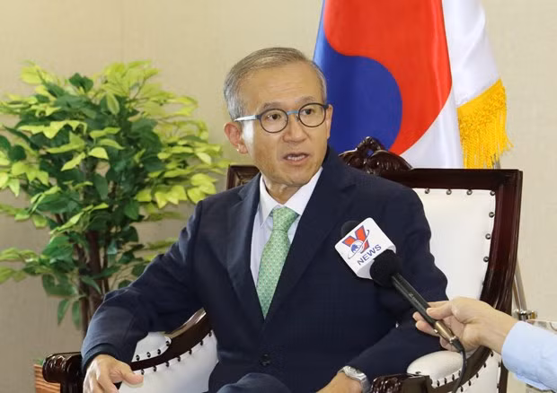 RoK Ambassador to ASEAN Lim Sung-nam in an interview granted to the Vietnam News Agency (Photo: VNA) RoK Ambassador to ASEAN Lim Sung-nam in an interview granted to the Vietnam News Agency (Photo: VNA)