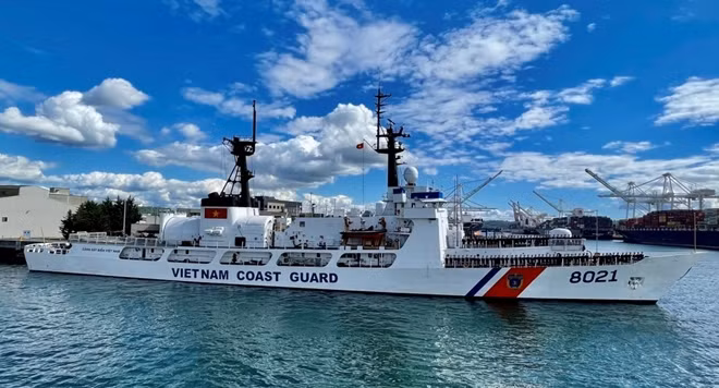 Vietnam Coast Guard ship CSB 8021 is on its way to new home in Vietnam. (Photo: US Embassy)