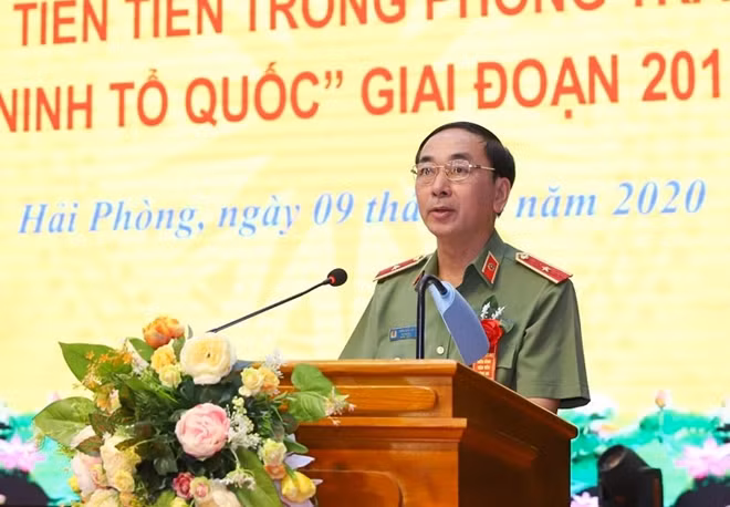 Deputy Minister Tran Quoc To speaks at the meeting.