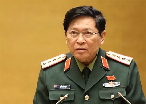 Defence Minister Ngo Xuan Lich addresses the session (Photo: VNA)