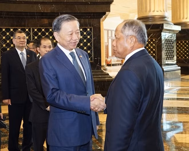 Minister Lam and Minister Yussof.