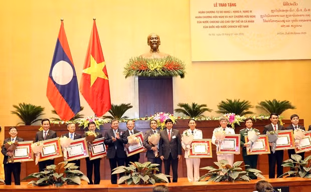 At the award ceremony (Photo: VNA)