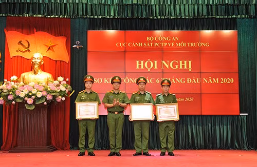 Outstanding officers receive the Certificates of Merit.
