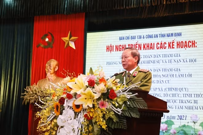 Deputy Minister Le Quy Vuong speaks at the event.
