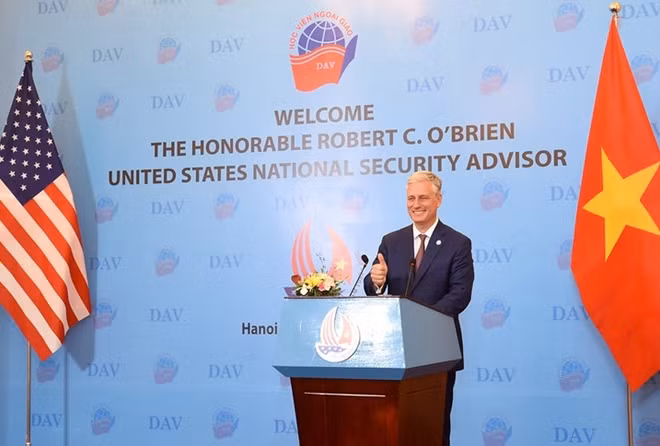 US National Security Adviser Robert O’Brien speaks to students at the Diplomatic Academy of Vietnam on November 22.