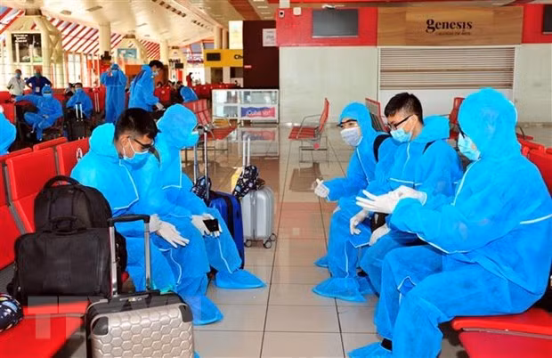 Vietnamese citizens at Cuba's José Martí airport (Photo: VNA)