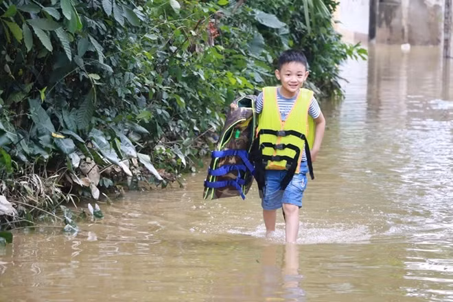 Many students in Trung Phuc Cuong commune, Nam Dan district will not be able to go to school next week