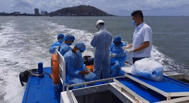 Ho Chi Minh City health workers have conducted tests at sea (Illustrative photo by the Ministry of Health).
