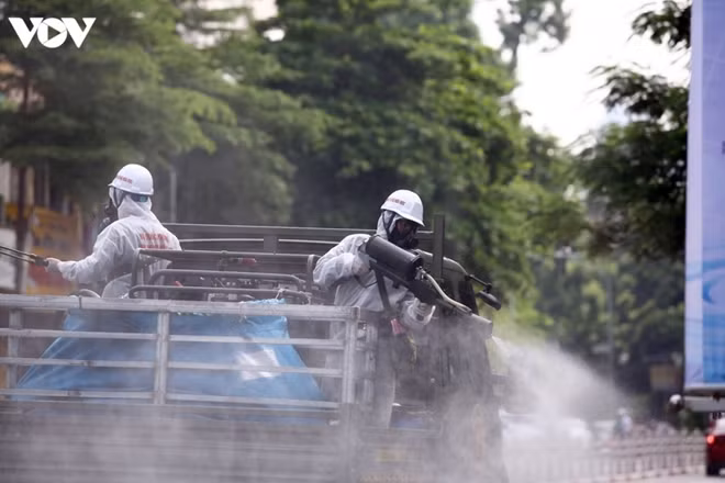 The disinfectant chemical Cloramine B is used by relevant forces and is sprayed along many of the city’s main roads.