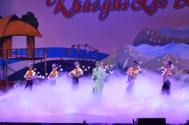 Great moments of the Art Program "70 Years of Public Security Forces Following Uncle Ho's Teachings" ảnh 3