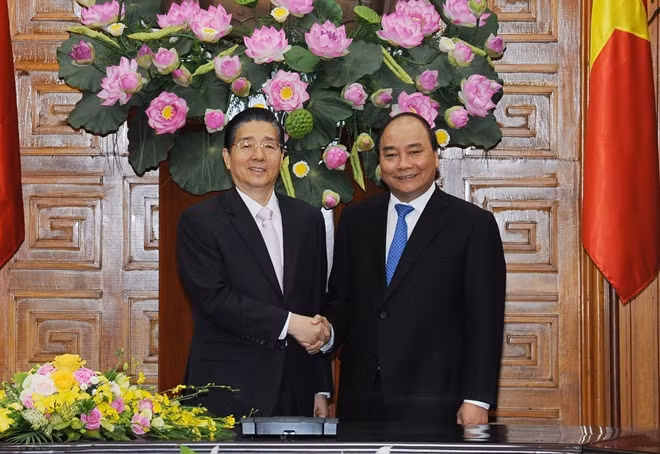 PM Nguyen Xuan Phuc and Chinese Minister of Public Security.