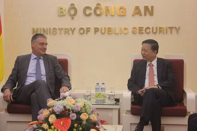 Minister To Lam and State Secretary Markus Ederer