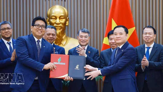 Prime Minister backs PETRONAS' further investment expansion in Vietnam