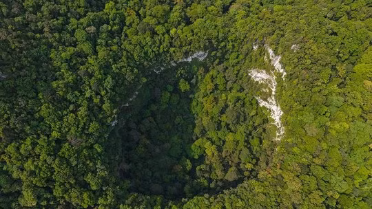 120-meter-deep sinkhole explored in Phong Nha-Ke Bang National Park