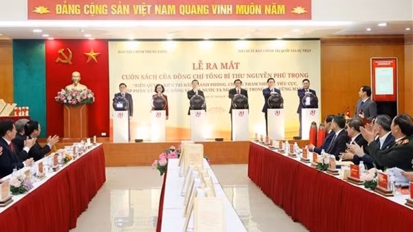 Book on Party leader Nguyen Phu Trong released ảnh 4
