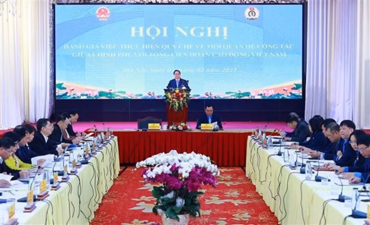 PM speaks of major tasks to raise labourers’ material, spiritual life -0