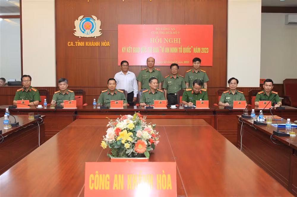 Police units of Emulation Grouping No. 7 sign mutual emulation deal -0