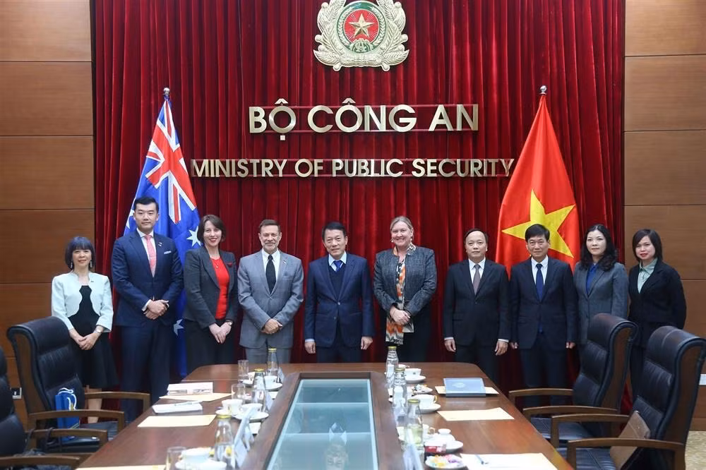 Australian Ambassador bids farewell to leadership of Ministry of Public Security -0